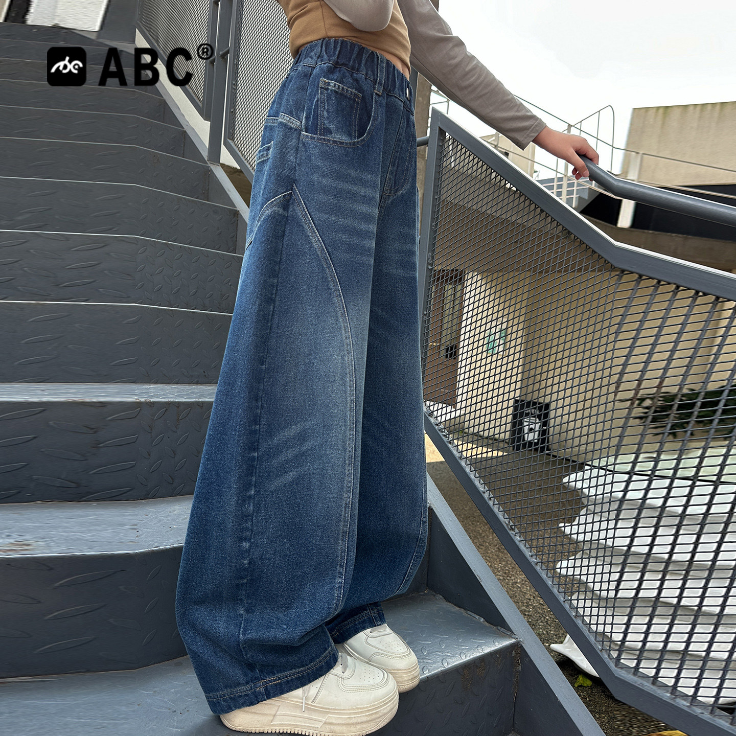ABC女童裤子2026新款儿童秋冬季加绒长裤女大童宽松牛仔裤弯刀裤