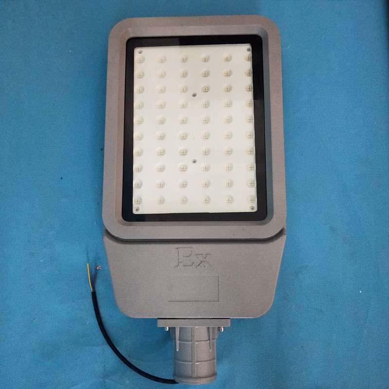 HRT93防爆路灯 BZD129化工厂高杆路灯 防爆LED泛光灯150W100W200W