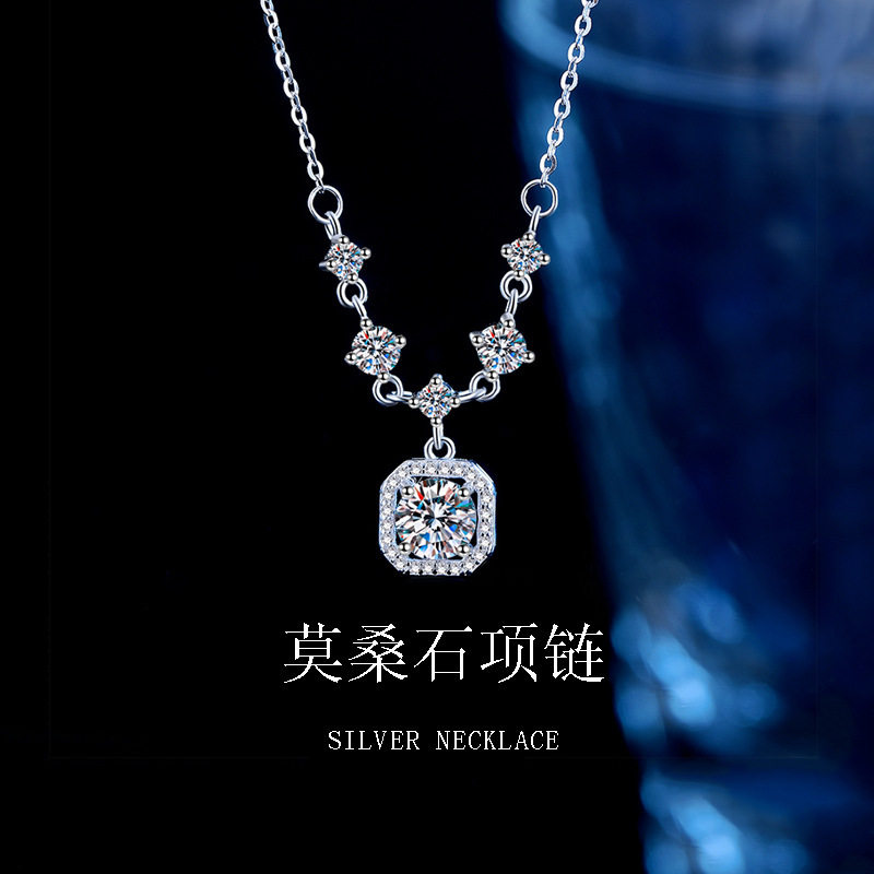 s925纯银正品D色莫桑石方糖项链韩版小众方钻锁骨链网红轻奢项饰