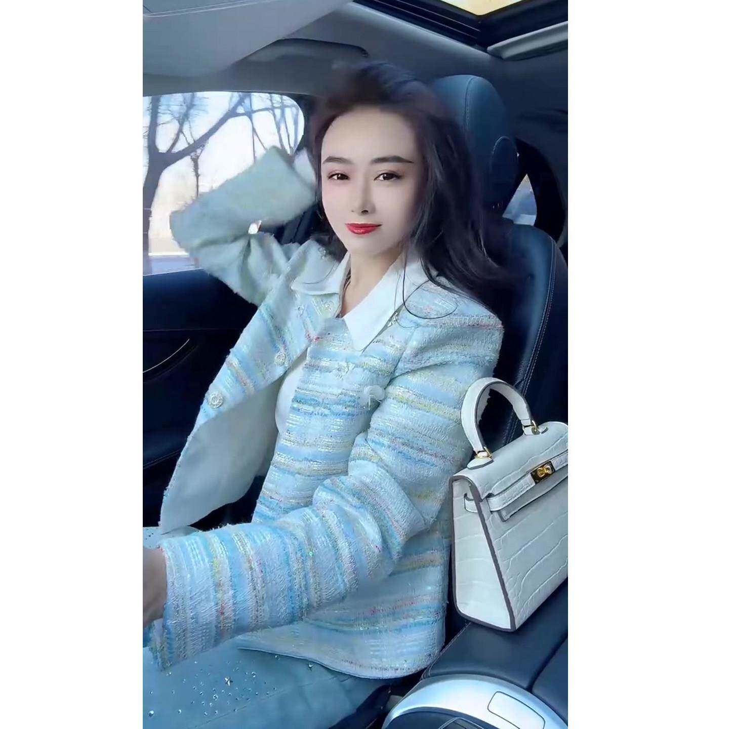 推荐彩虹条纹韩系短外套女2026春季新款清新时尚减龄网红同款上衣
