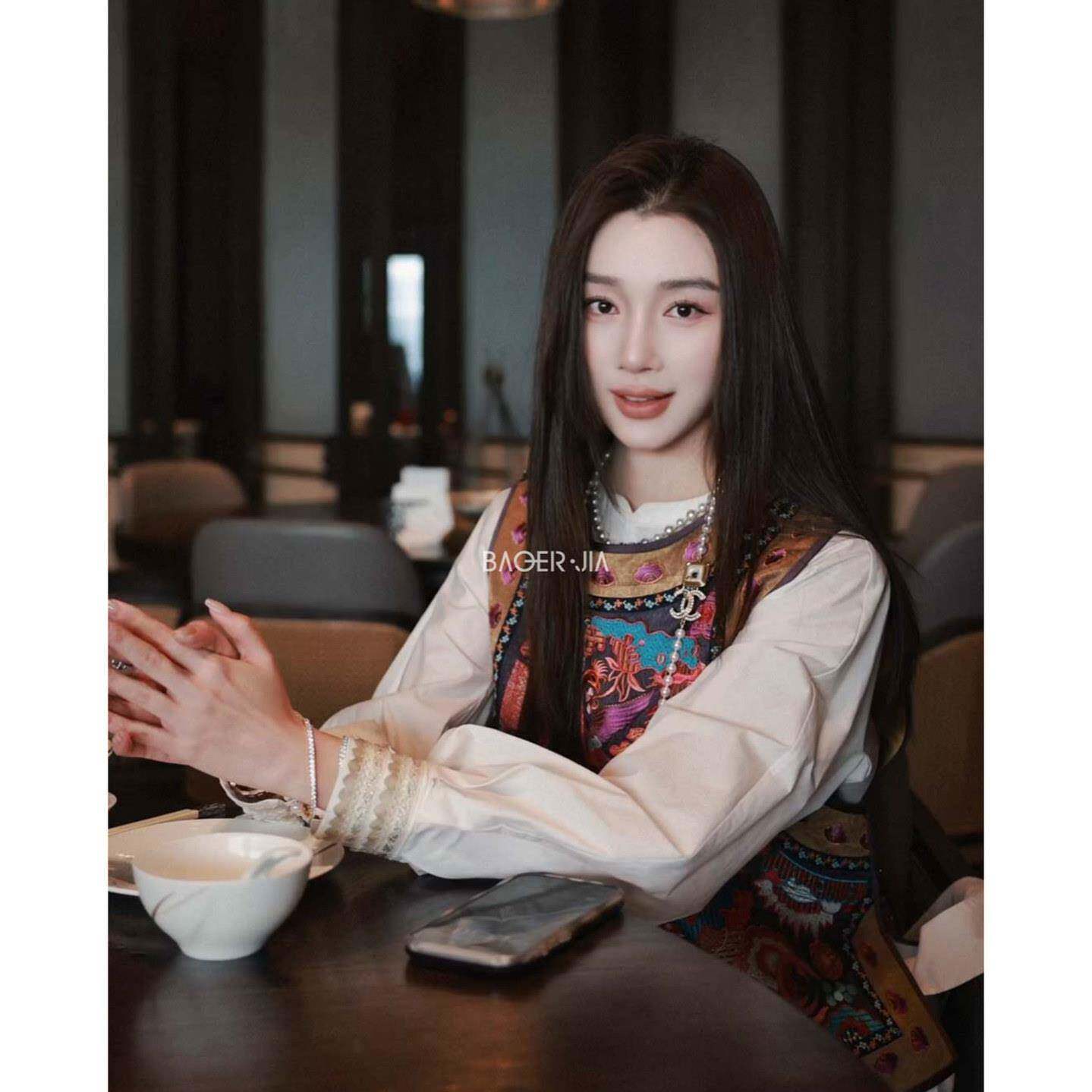 推荐2026秋季新款休闲女装新中式国风马甲女万物有灵刺绣洋气坎肩