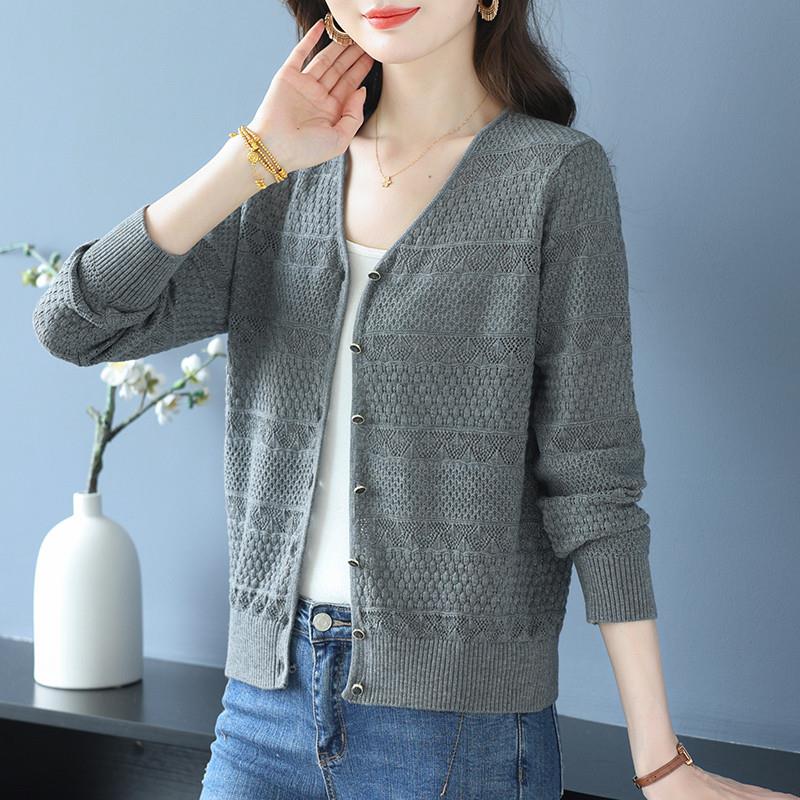 推荐中年妈妈春秋新款针织开衫女短款上衣宽松大码洋气镂空长袖薄