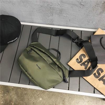新品男士斜挎包小众设计感