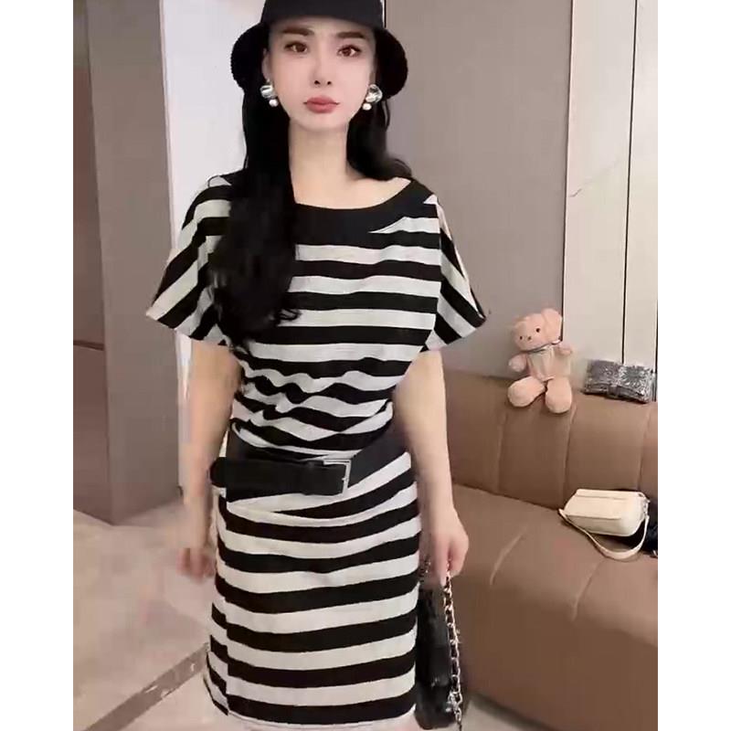 推荐网红同款时尚高级感条纹连衣裙女春季新款洋气潮流休闲百搭短