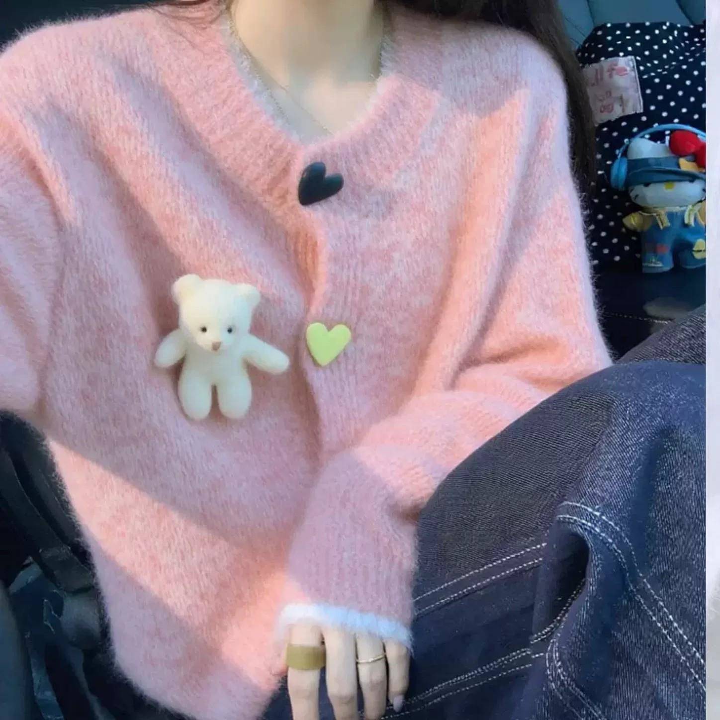 推荐温柔风软糯甜美爱心扣立体小熊针织开衫女毛衣慵懒风秋冬外套