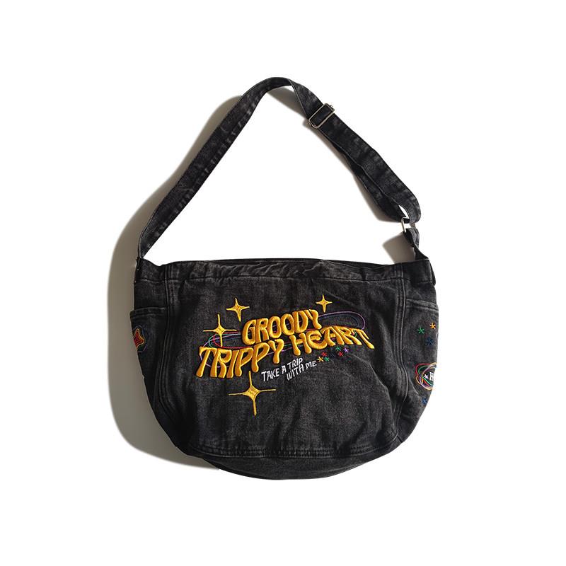 新品小众个性刺绣斜挎包大