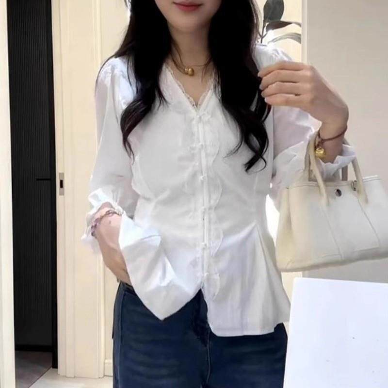 新品法式蕾丝v领收腰长袖衬衫女秋装新款大码胖mm修身显瘦荷叶边