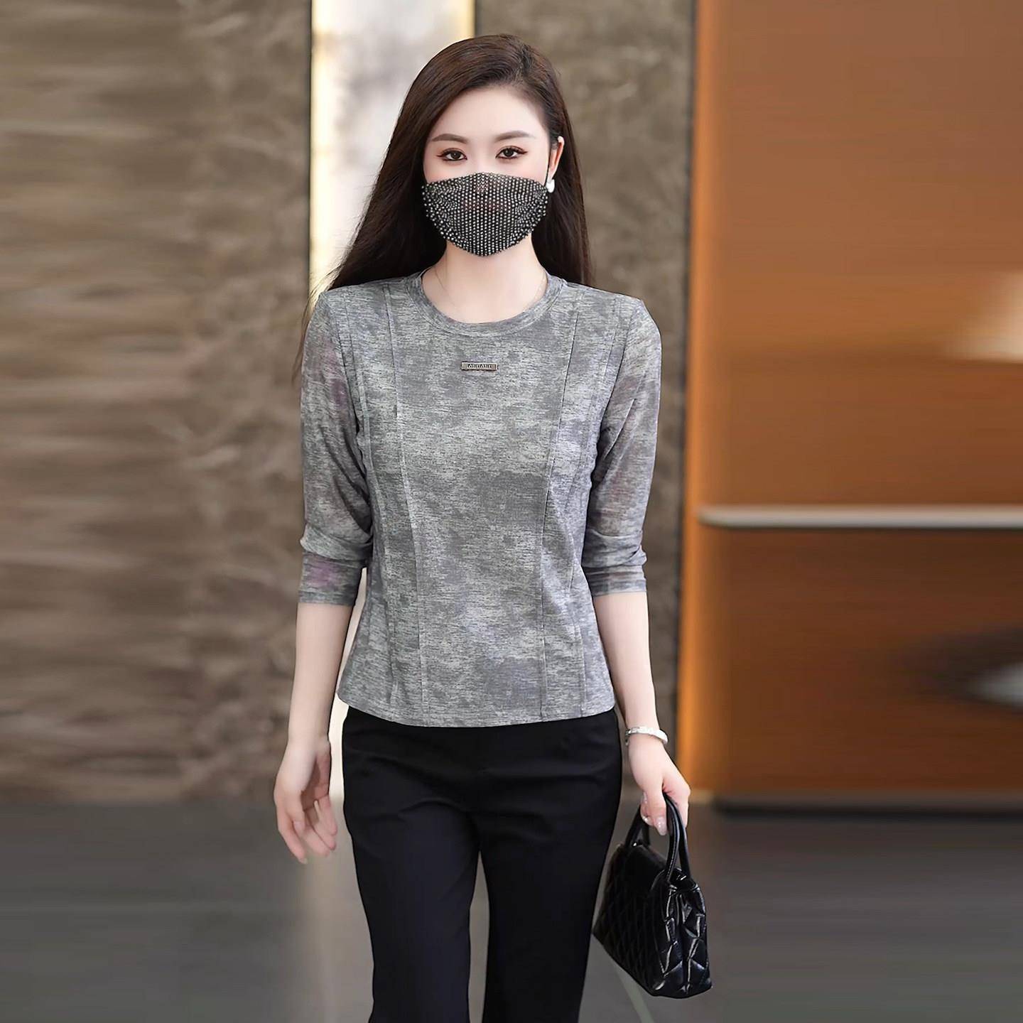 推荐时尚洋气长袖t恤女2026早秋新款圆领小衫修身显瘦百搭打底衫