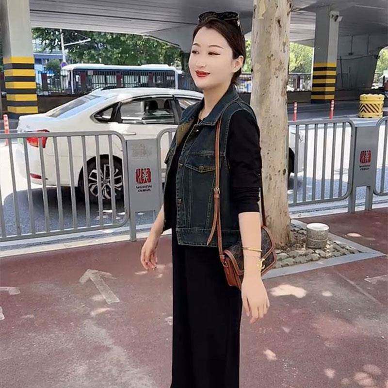 推荐时尚百搭怀旧牛仔马甲女春秋新款宽松洋气减龄妈妈装背心夹克