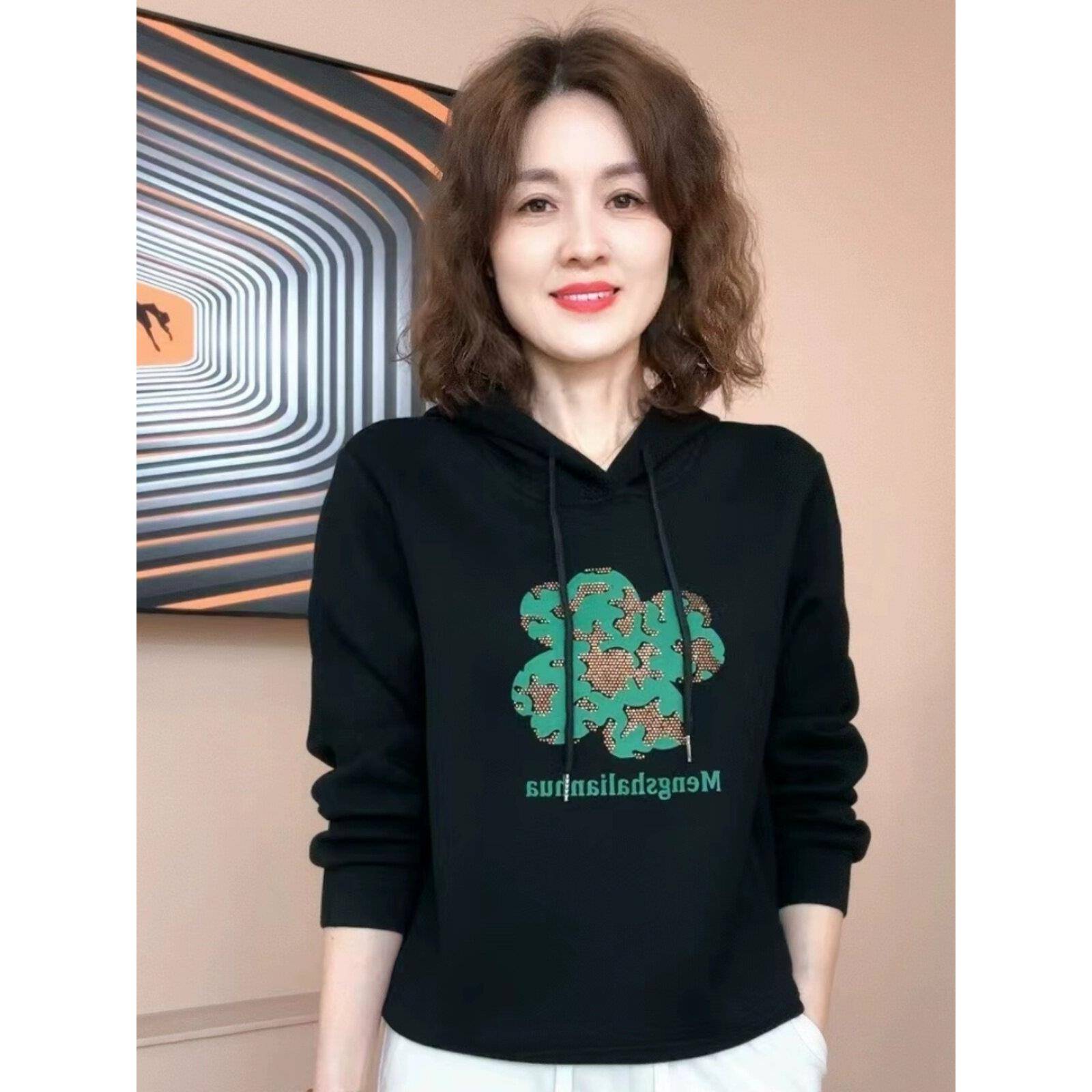 推荐中老年女装上衣妈妈春秋新款时尚洋气休闲减龄宽松显瘦连帽卫