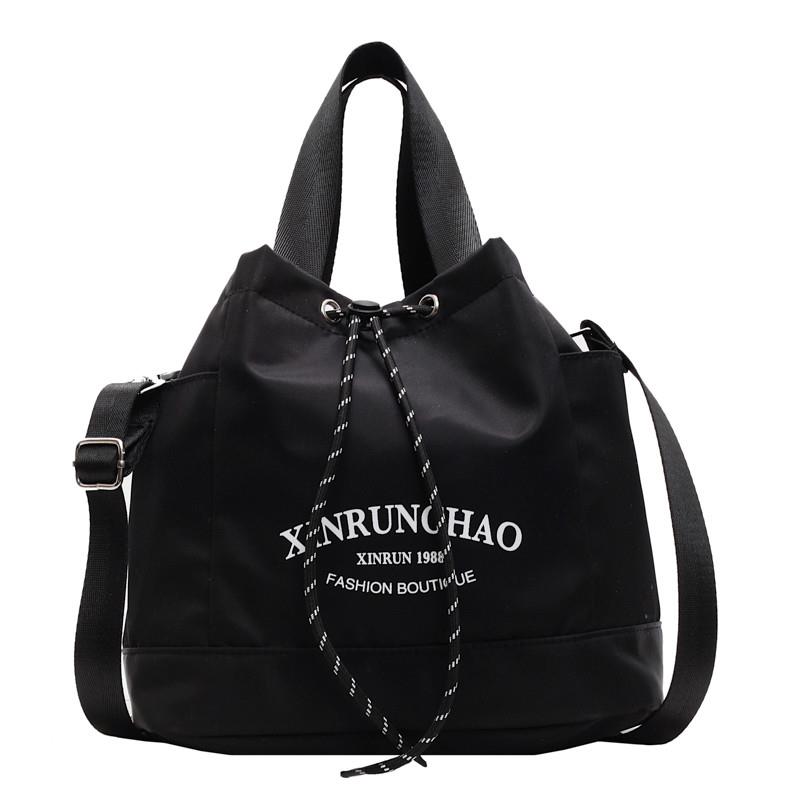 推荐休闲防水尼龙布斜挎包