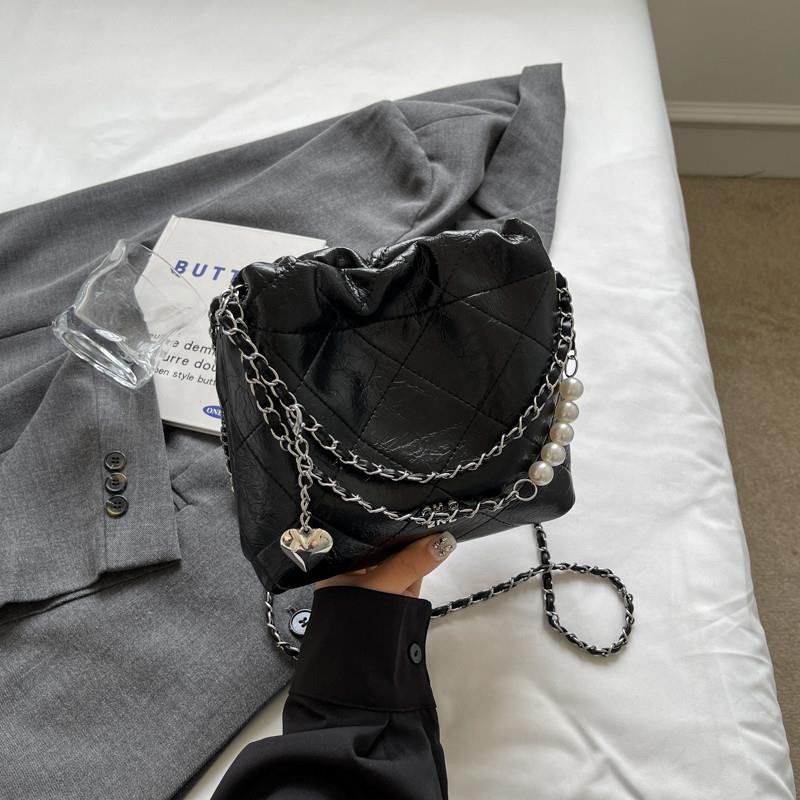 新品时尚褶皱菱格小香风水