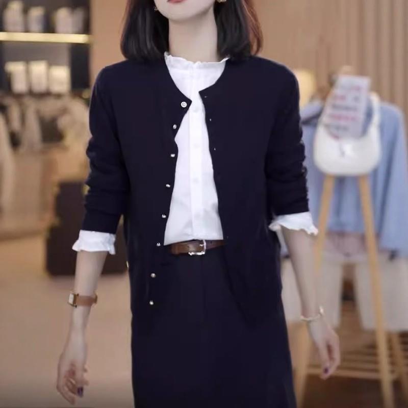 推荐藏青色长袖针织开衫女