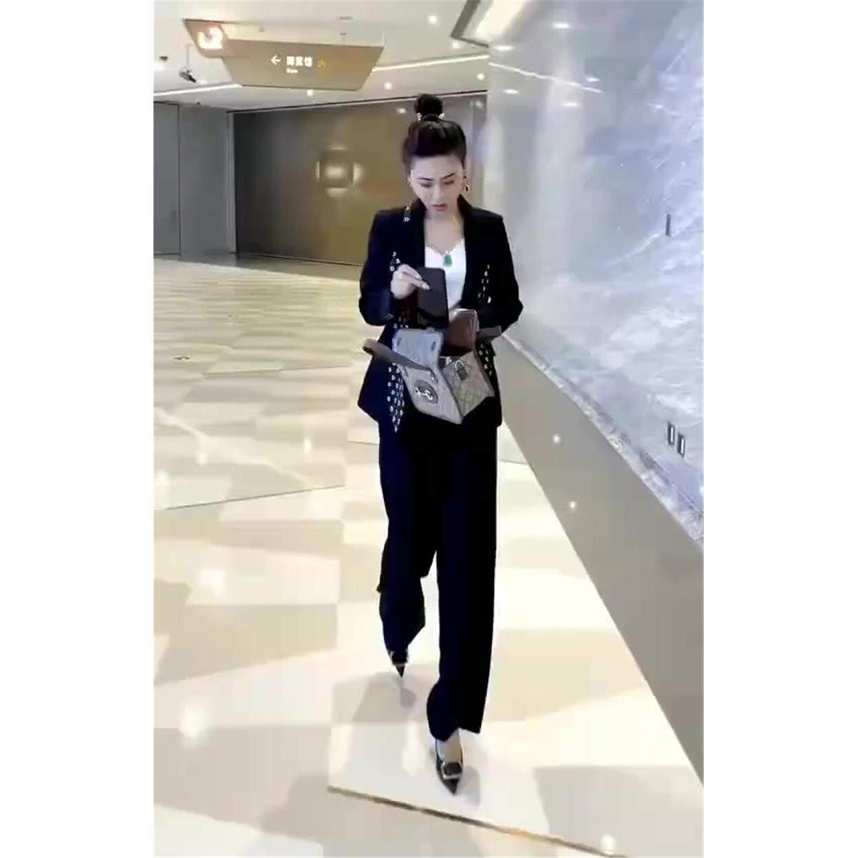 推荐网红同款西服时尚套装女2026年春季长袖西装领外套阔腿裤两家