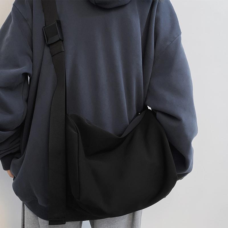 推荐工装包斜挎书包潮牌男