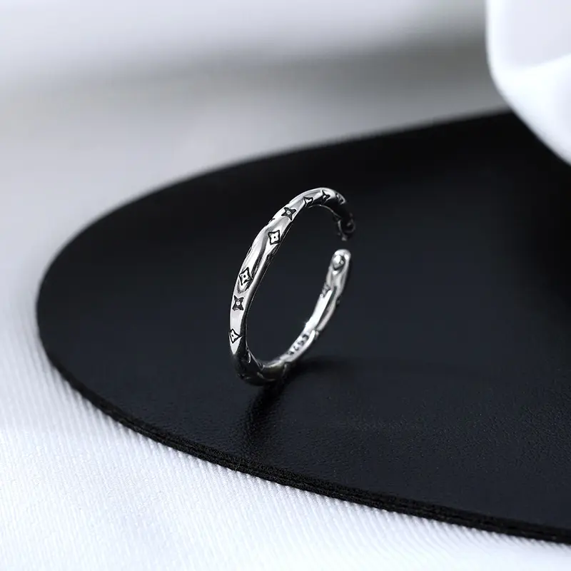 榕树下s925银莫比乌斯环戒指女简约复古涂鸦港风时髦开口设计指环