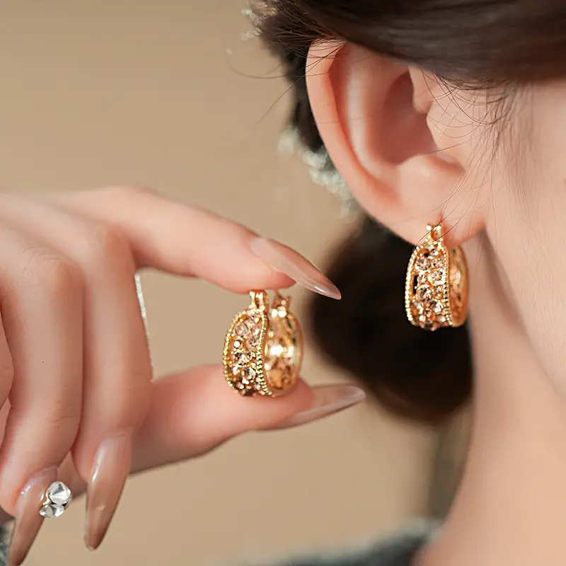 欧美镶钻篮子宽面圆形麻花花边耳环复古高级感耳扣潮流宫廷风耳饰