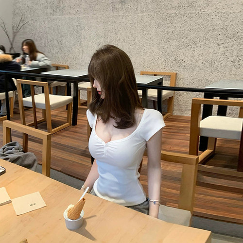 魔西女王纯欲v领短袖t恤修身显瘦