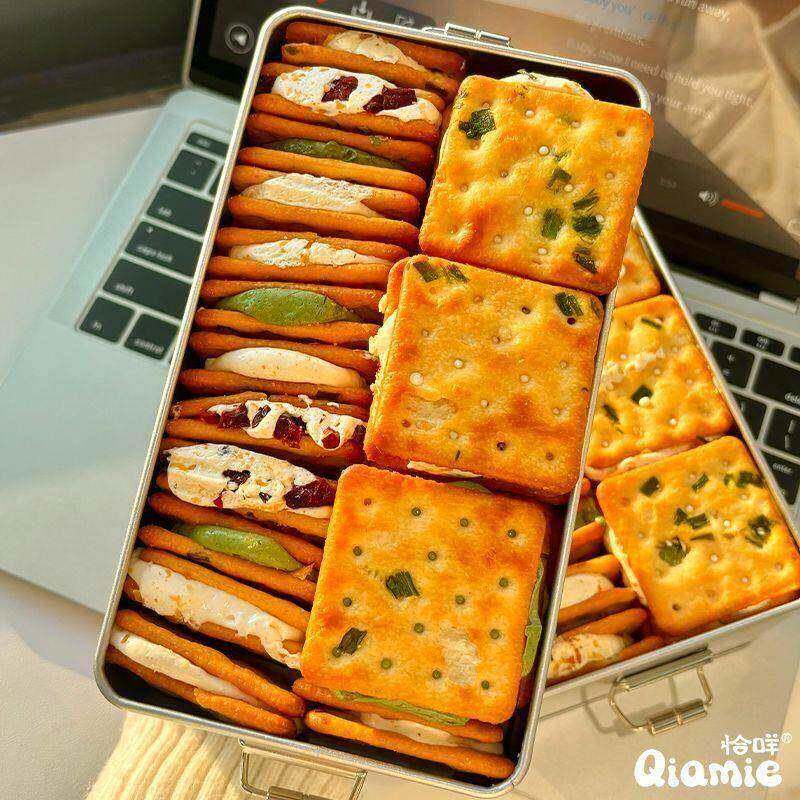 新新货台湾小吃抹茶牛轧夹心饼干牛轧饼干网红休闲解馋小吃搭扣铁