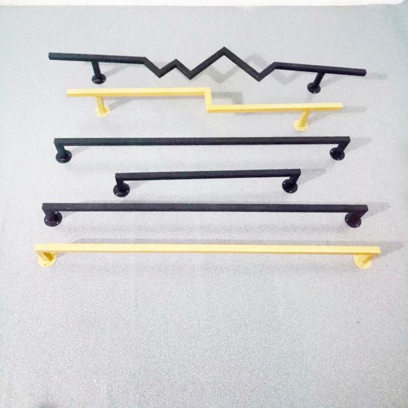 服装展示架金色上墙男女装时装店衣服货架简约陈列壁挂杆式方管