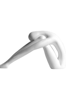 样板间简约白色抱膝人物抽象摆件人体艺术客厅卧室艺术装饰品