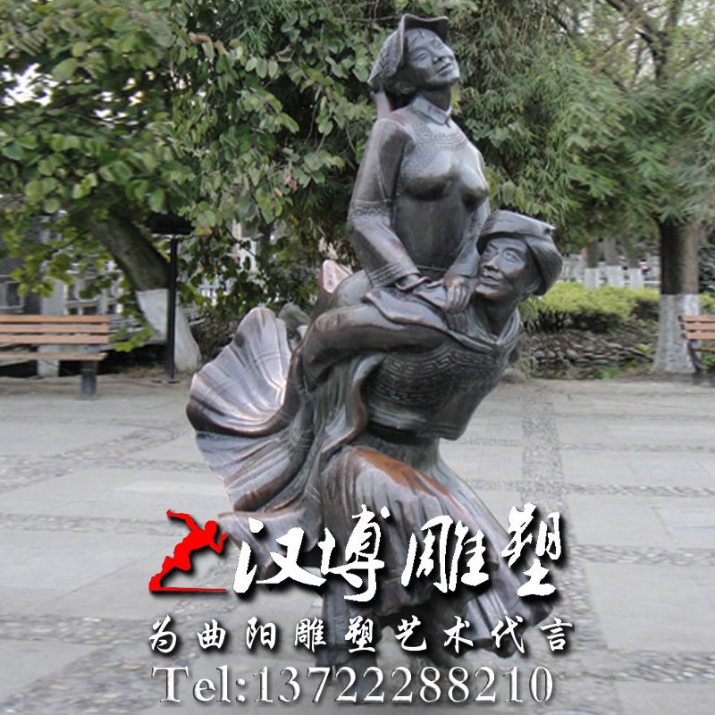 玻璃钢铸铜城市广场情侣草坪上休息人物雕塑大型景观园林雕像定制