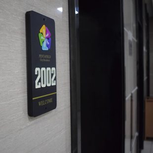 夜光自房间轻奢号发标识牌立体字高档宾馆定制荧光门牌号酒店创意
