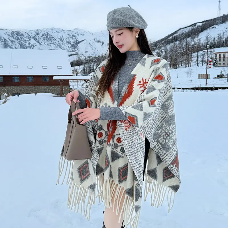 民族风流苏斗篷外套女士秋冬季披肩围巾新疆西藏旅游外搭羊绒围巾