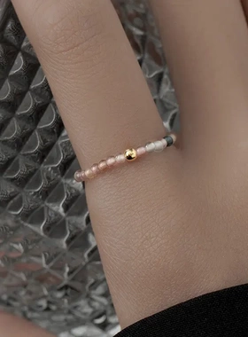 s925银弹力绳彩色琉璃珠戒指女2mm极细叠戴指环小众设计感