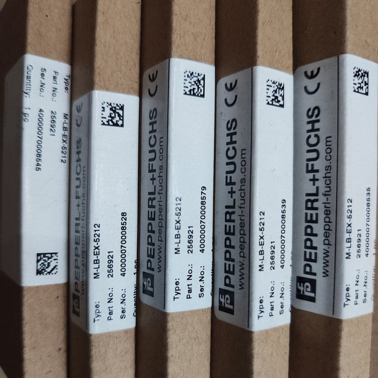 欧姆龙 原装正品 NBN3-F25-Z8-0.14 光电传感器 MTL SLP32D