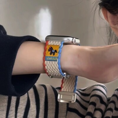 适用于iWatchs11新款礼帽小马插画尼龙编织磁吸表带苹果s10手表AppleWatchS9s87se3通用创意Ultra3高级感透气