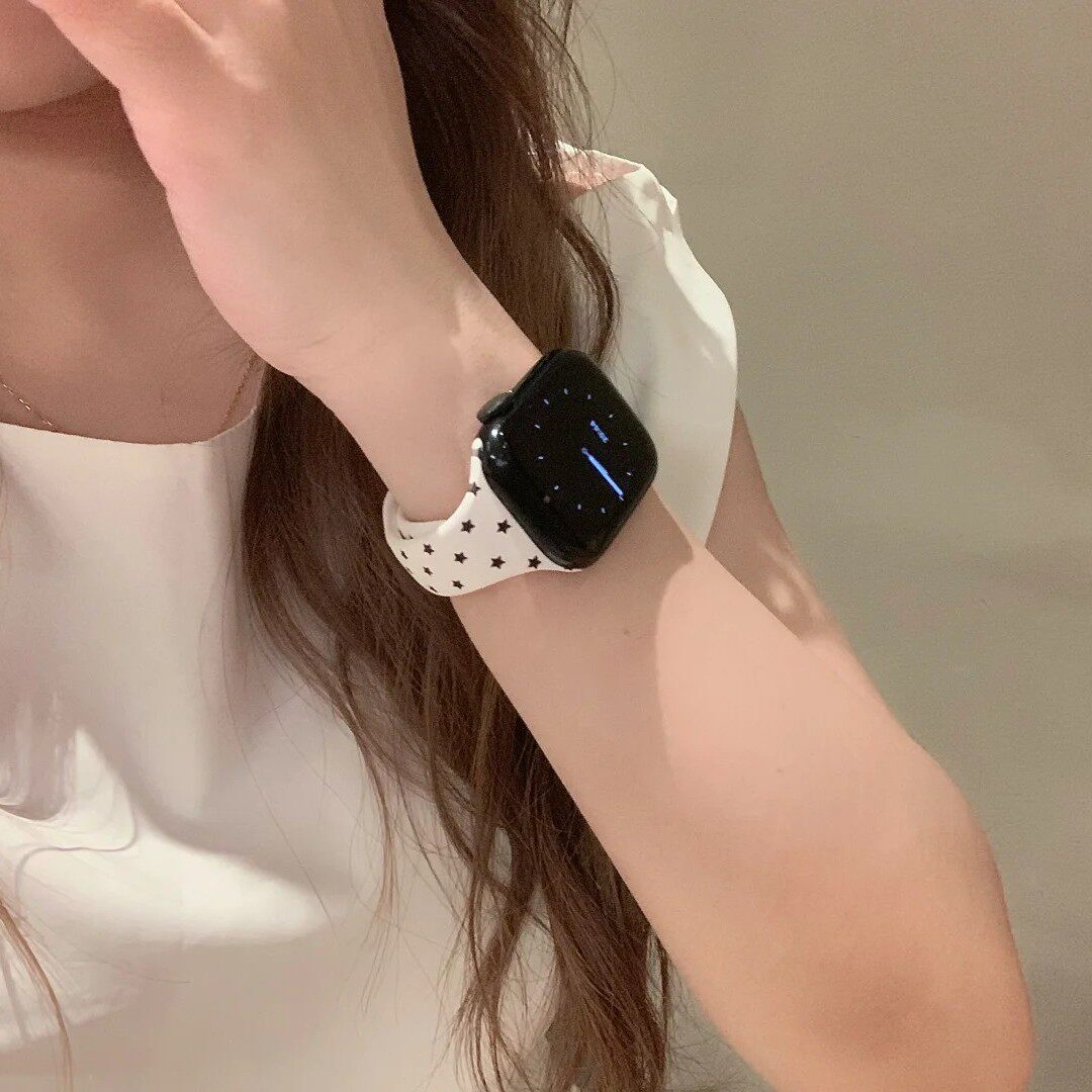 适用iWatchs11代高级感韩系星星小蛮腰液态硅胶运动表带苹果s10男女applewatchS987se通用智能Ultra3夏天小众