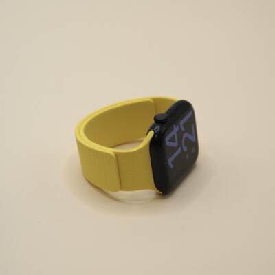 极简高级荔枝纹超强软磁适用iWatchs11代华为FIT5硅胶磁吸表带苹果手表s1098创意FIT43小米9Pro运动红米6夏天