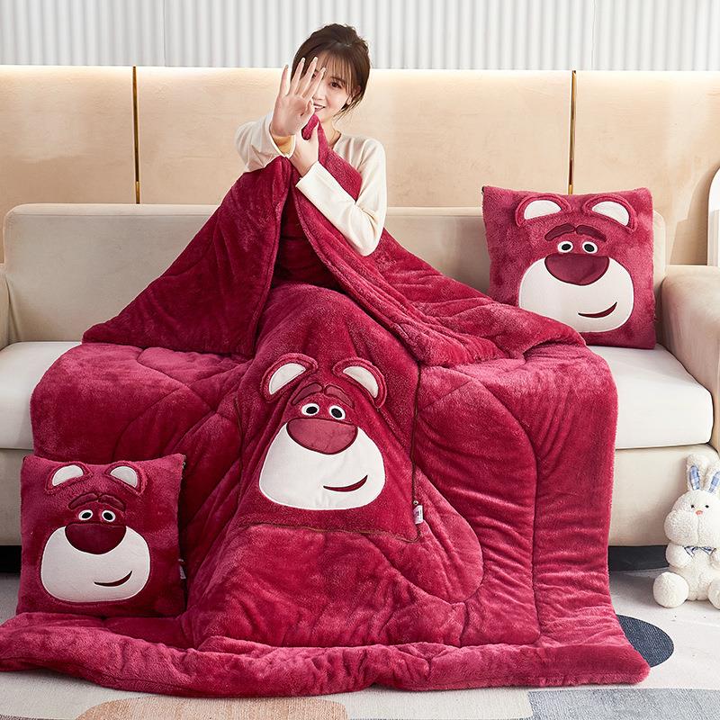 卡通立体草莓熊多功能抱枕被子两用长毛绒靠垫枕头被汽车载午休被