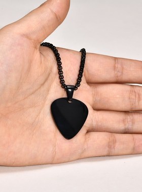 吉他拨片项链缝纫机乐队黄家驹同款钛钢自己刻字摇滚情侣吊坠男女