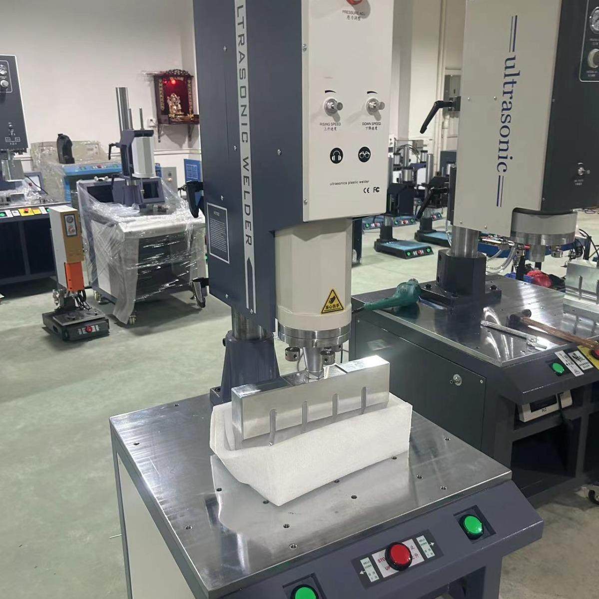 东莞厂家小型超声波塑料焊接机自动追频ABS塑料件振水口机水口机,五金/工具,塑焊机,淘宝优惠券,粉丝福利购,淘宝优惠卷