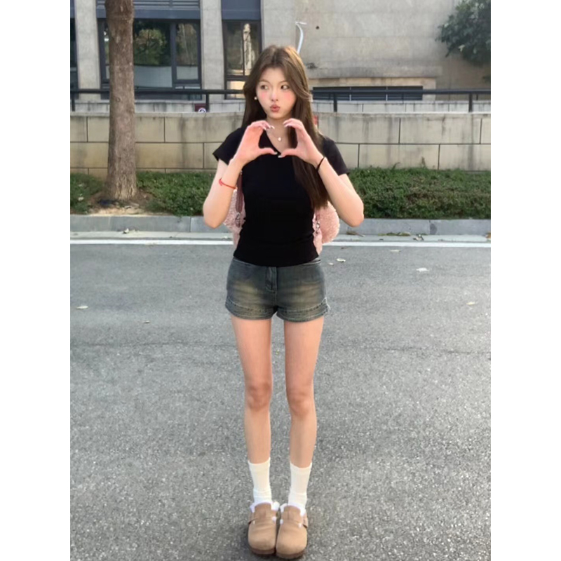 纯棉白色V领收腰辣妹正肩短袖t恤女2025新款夏季修身显瘦短款上衣