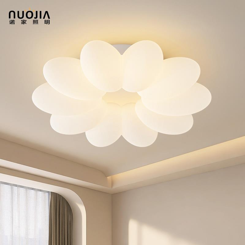 卧室灯温馨浪漫少女房间灯现代简约创意个性花朵儿童房间吸顶灯具