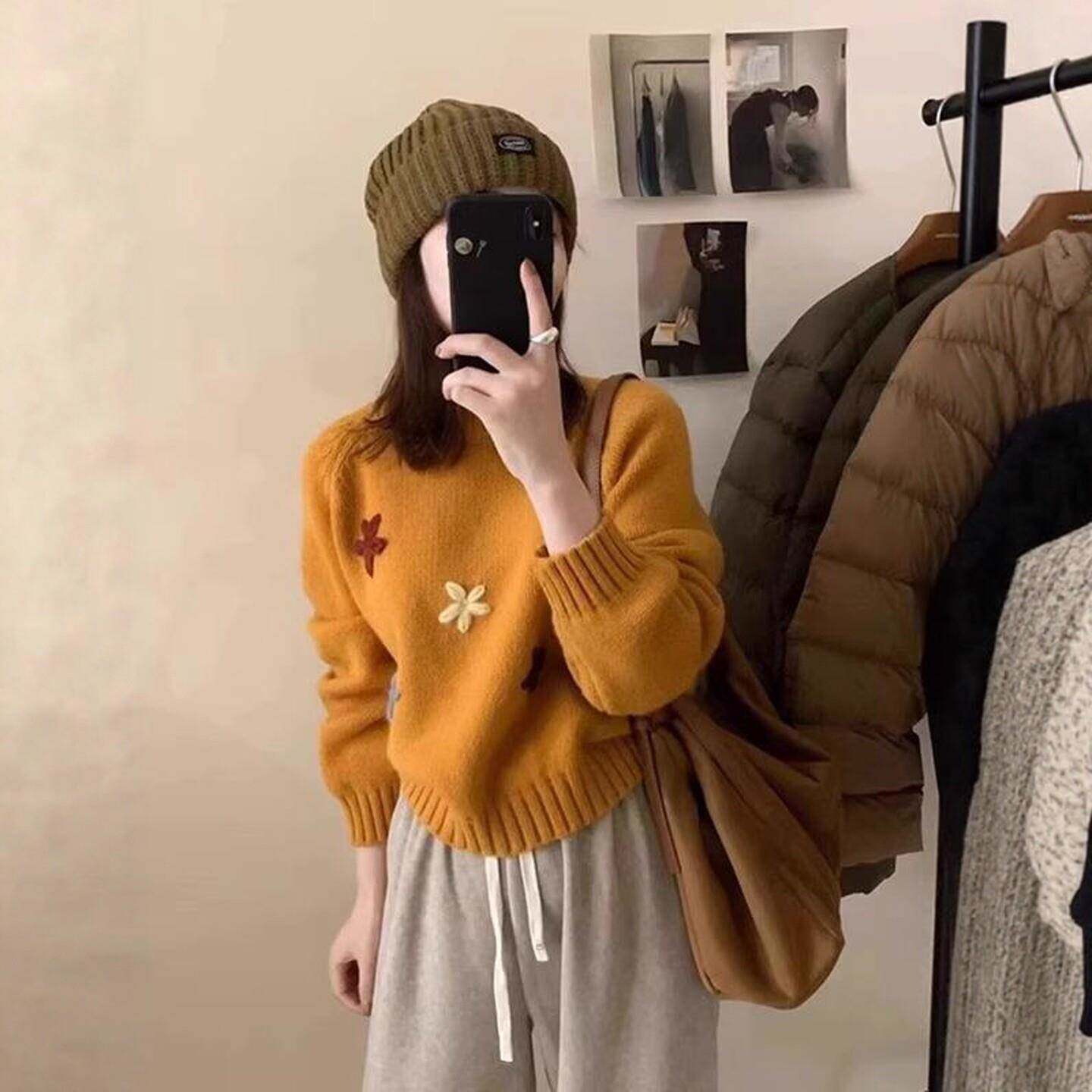 好货韩系甜美立体花朵刺绣毛衣女秋冬新款软糯圆领宽松百搭针织衫