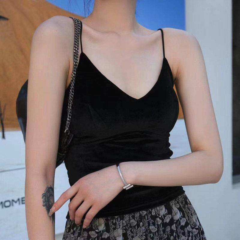 好货欧货丝绒小吊带背心女2026早春女人味白色内搭加绒美背打底背