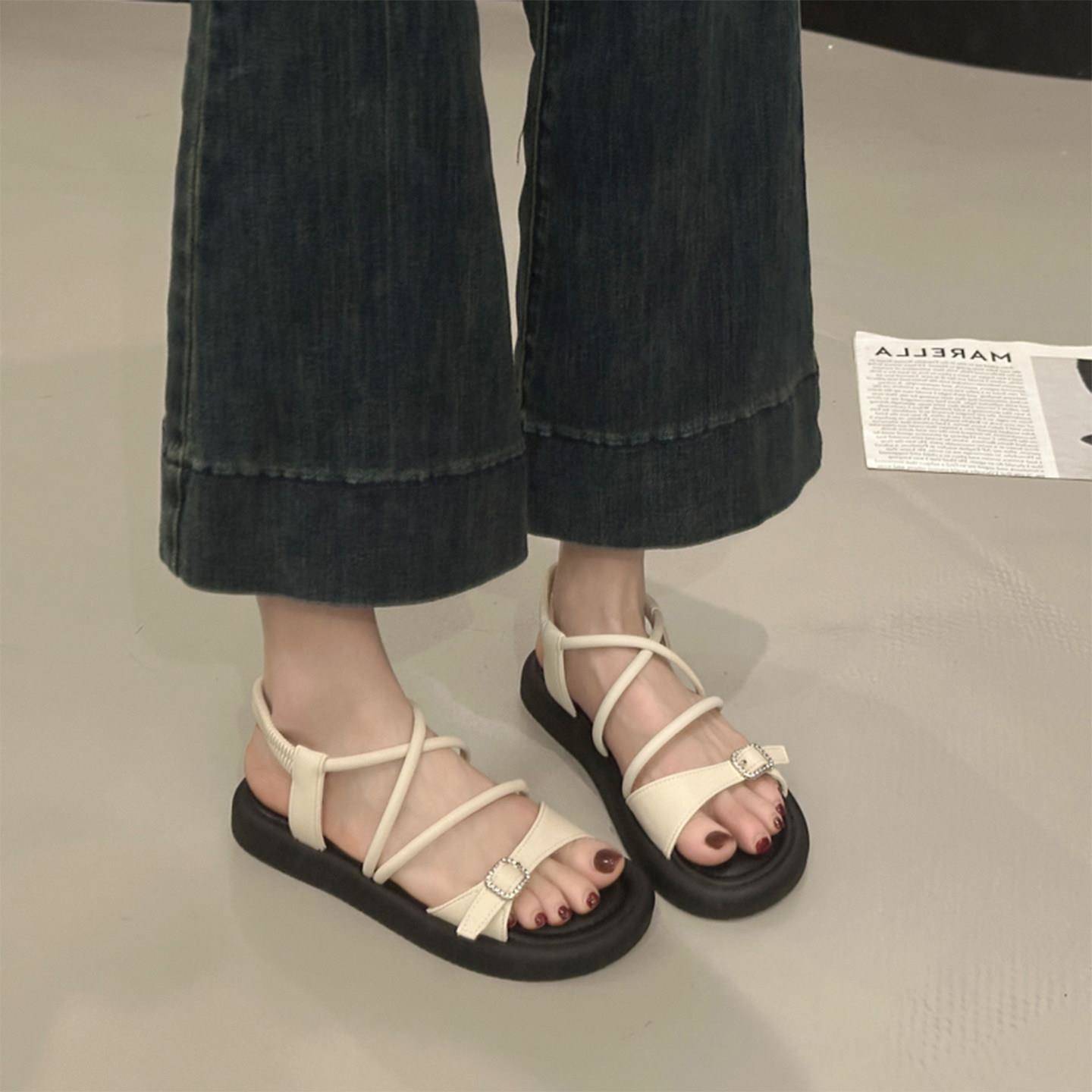好货绝美平底凉鞋女款2026新款夏季配裙子休闲运动沙滩鞋学生罗马