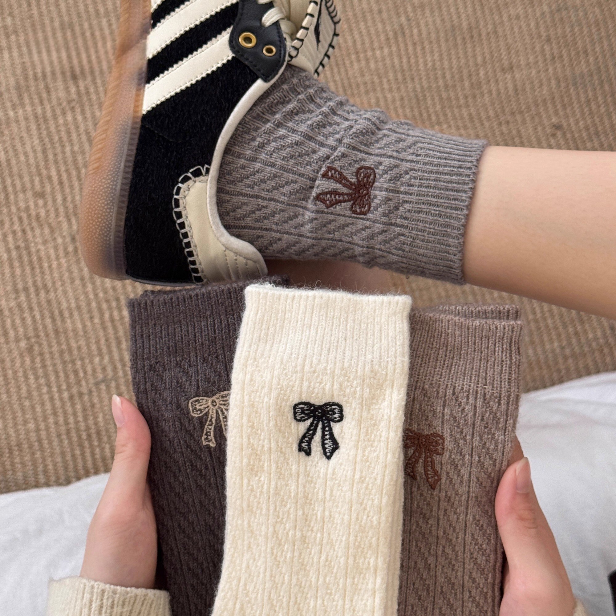 袜子女款2025秋季新款纯棉刺绣蝴蝶结中筒袜配德训鞋外穿潮长筒袜