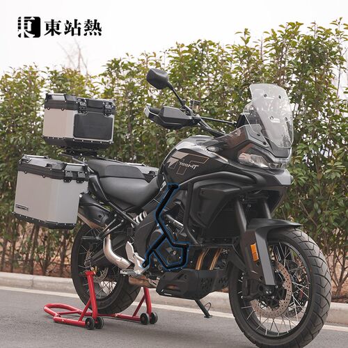适用春风700mt摩托车v改装保护杠防摔杠全包围改装护杠中下杠