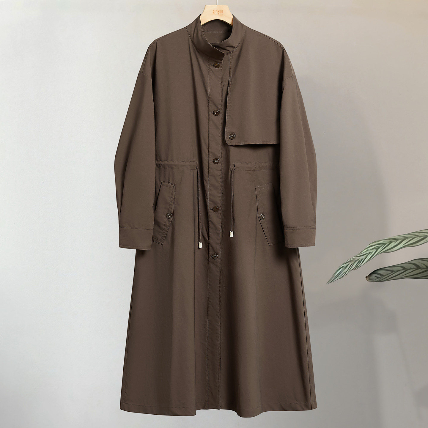 她池立领风衣2026春装新款女装时尚抽绳收腰显瘦单排扣中长款外套