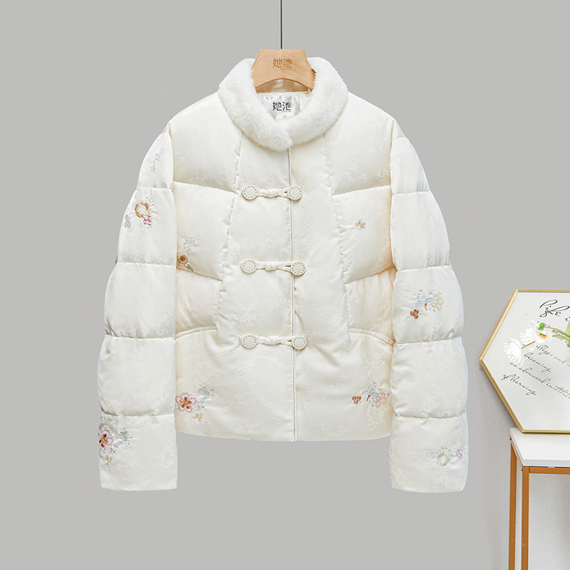 她池新中式羽绒服2025冬季新款女装宽松款刺绣盘扣插袋上衣,女装/女士精品,羽绒服,淘宝优惠券,粉丝福利购,淘宝优惠卷
