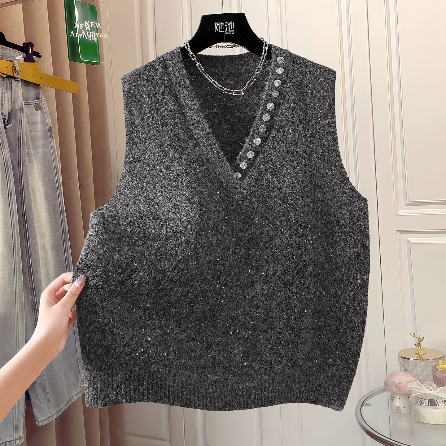 她池套头亮片叠穿V领针织马甲