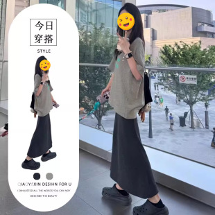 2025夏季 半身裙 穿搭微胖mm慵懒风松弛感时尚 设计印花T恤显瘦修身