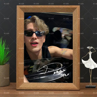 王嘉尔Jackson明星周边写真应援照片海报相框摆件送女生生日礼物