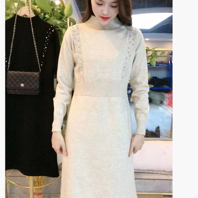 配大衣的毛衣裙女秋冬2024新款洋气半高领加厚内搭打底针织连衣裙