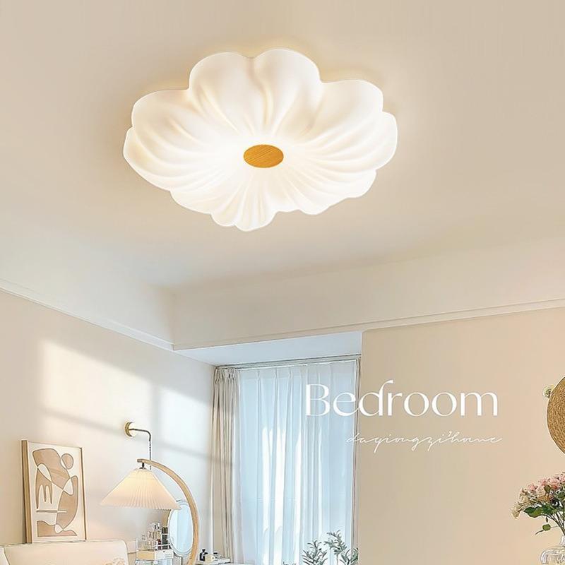 法式奶油风吸顶灯卧室主灯花朵2023新款LED儿童房间护眼灯具花瓣
